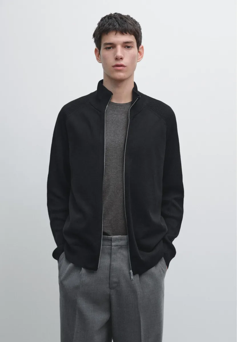 WITH RAGLAN SLEEVES - Strickjacke - black