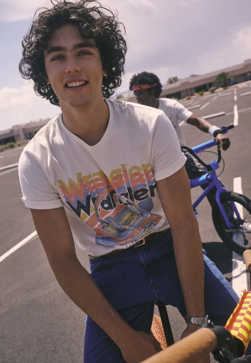 WRANGLER X STRANGER THINGS KEEP ON RUNNIN  - T-Shirt print - marshmallow