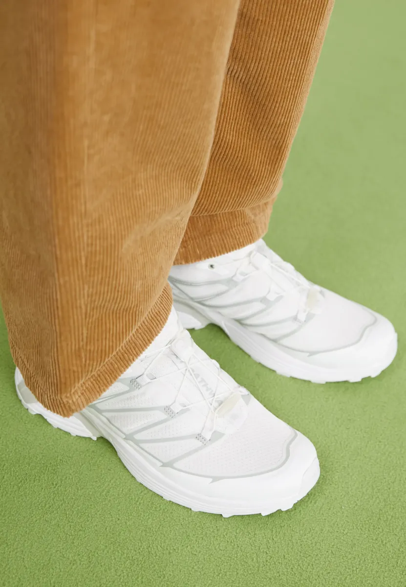 XT PATHWAY 2 UNISEX - Sneaker low - white/metal