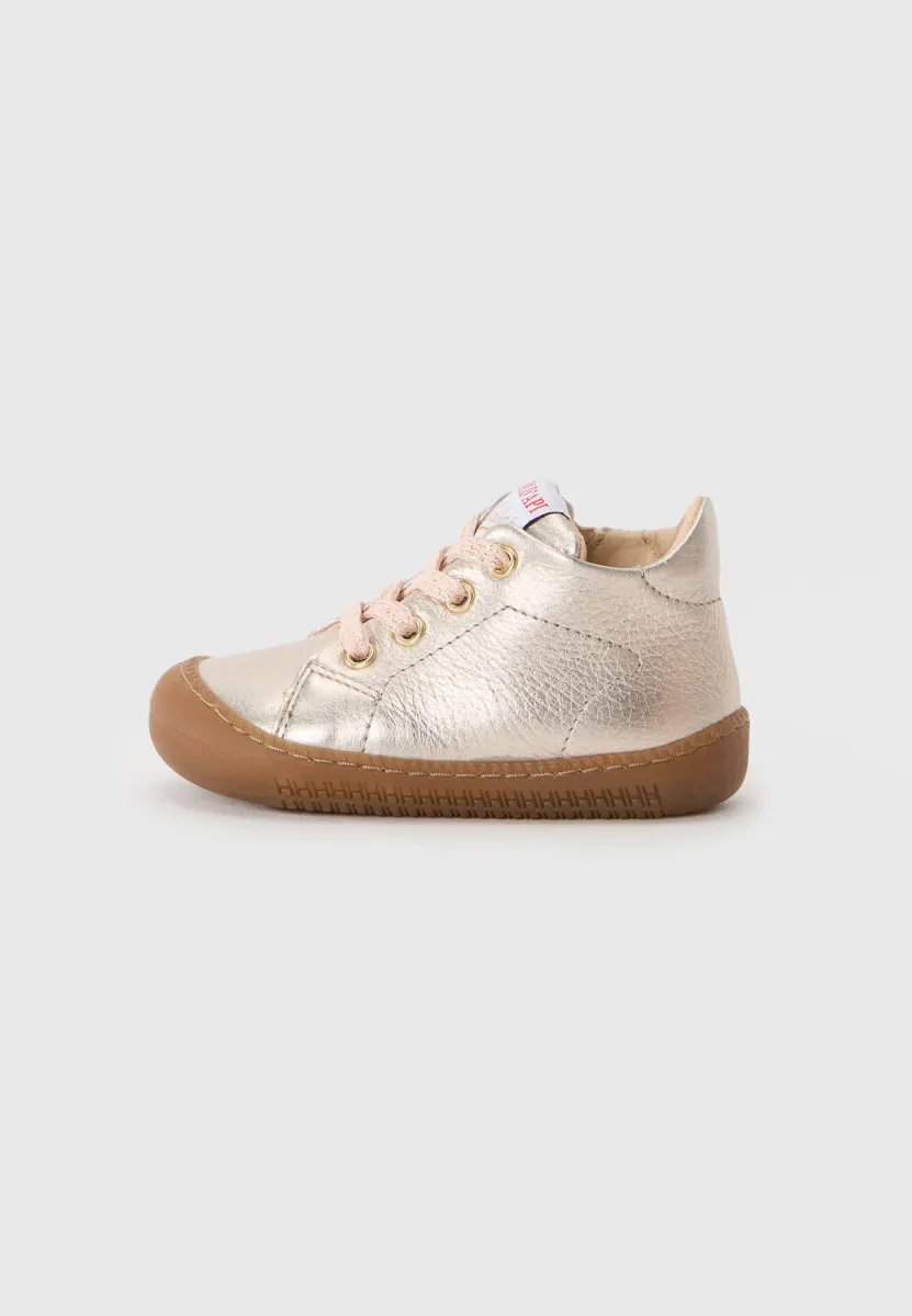 YAKA UNISEX - Sneaker low - gold-coloured