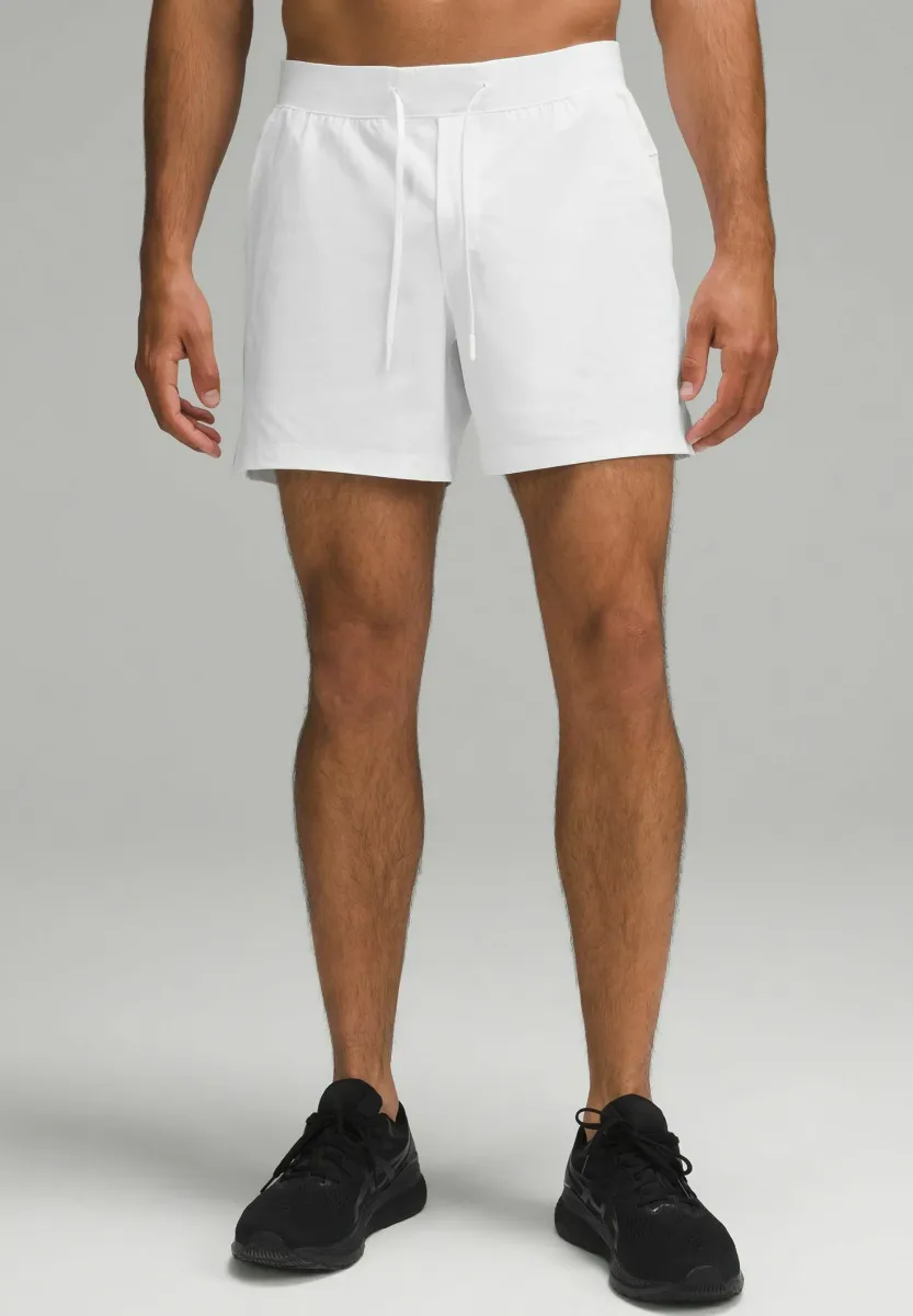 ZEROED IN LINERLESS 13CM - Kurze Sporthose - white