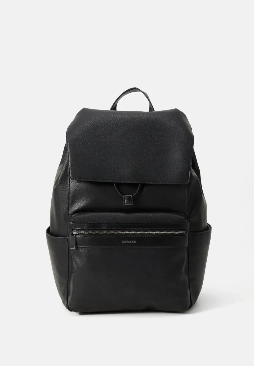 ZIP FLAP BACKPACK - Tagesrucksack - black