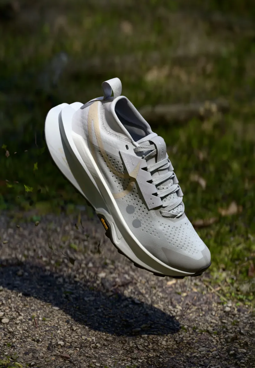 ZOOMX ZEGAMA 2 - Laufschuh Trail - vast grey/sanddrift/summit white/black